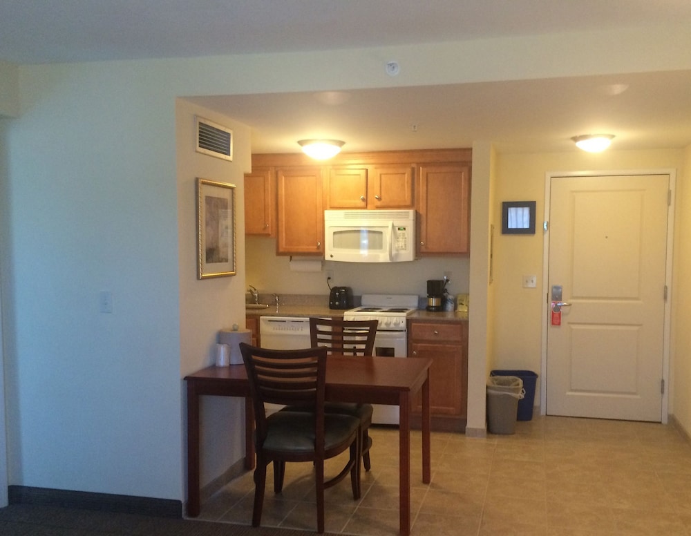 White River Inn and Suites - photo 31