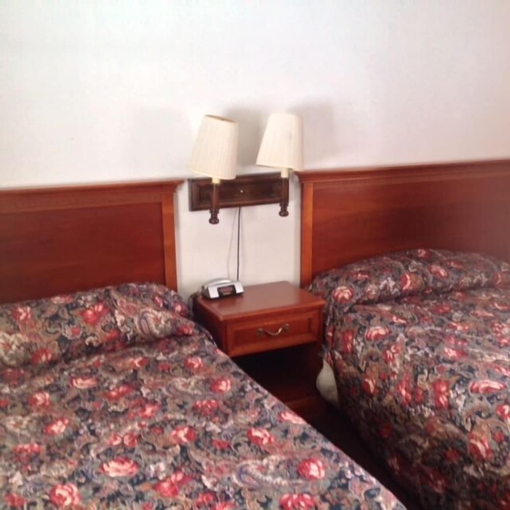 Sun 'N Snow Hotel - photo 7