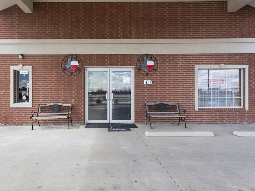 Oyo Hotel Valley View Tx I 35 - photo 25