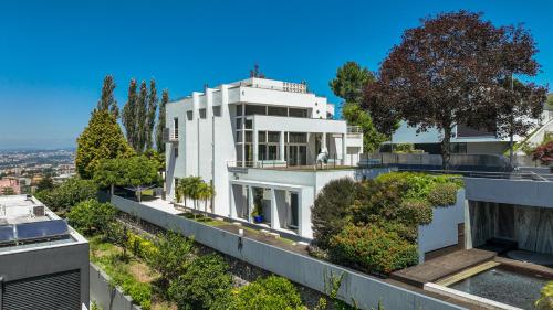 Extravagant 5 Bedroom Mansion — 4-Star Luxury Hotel in Vila Nova De Gaia, Portugal