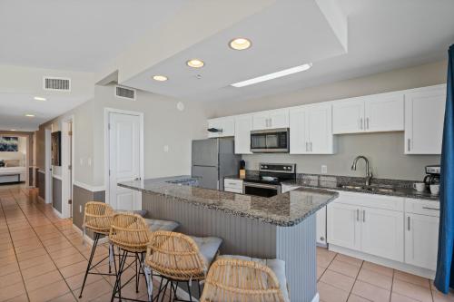 Silver Beach Unit 706 — Orange Beach — photo 3