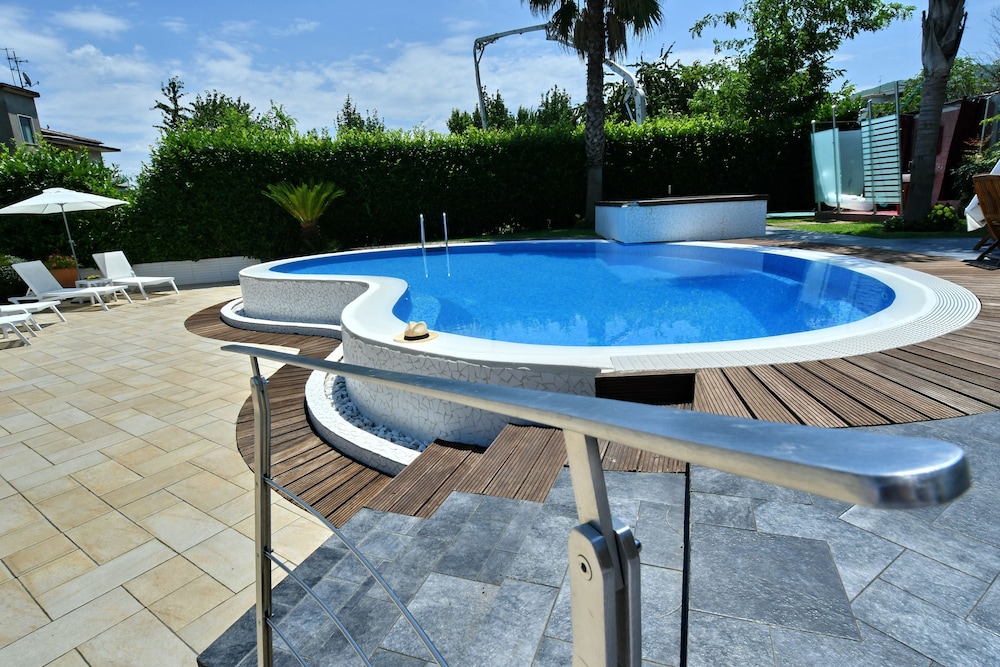 Villa Soraya — 4-Star Luxury Hotel in Cava De Tirreni, Italy
