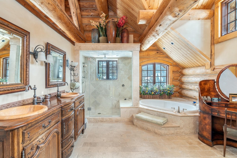 Hilltop Hideaway Expansive Views From This Private Estate Hot Tub Pool Table - photo 50