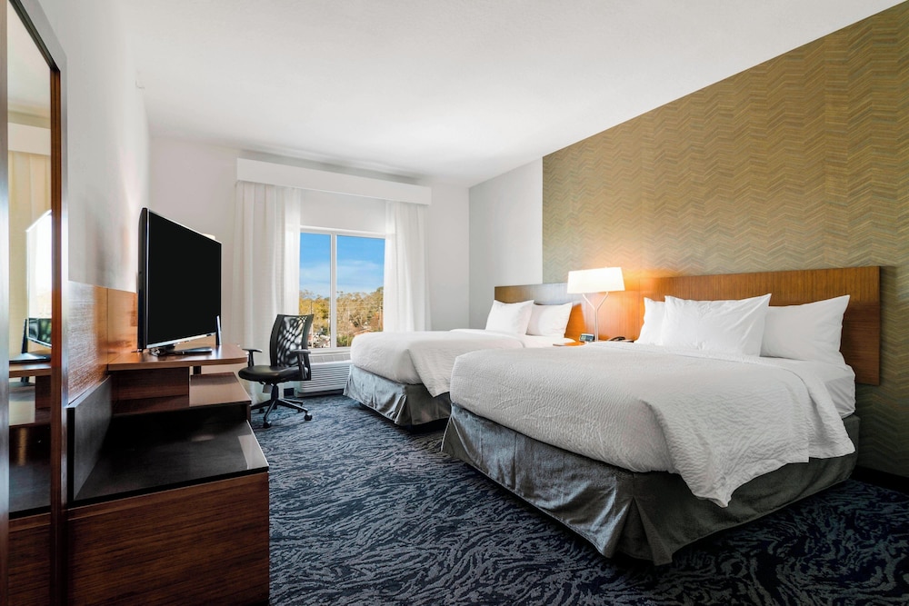 Fairfield by Marriott Inn & Suites St Petersburg North - photo 11