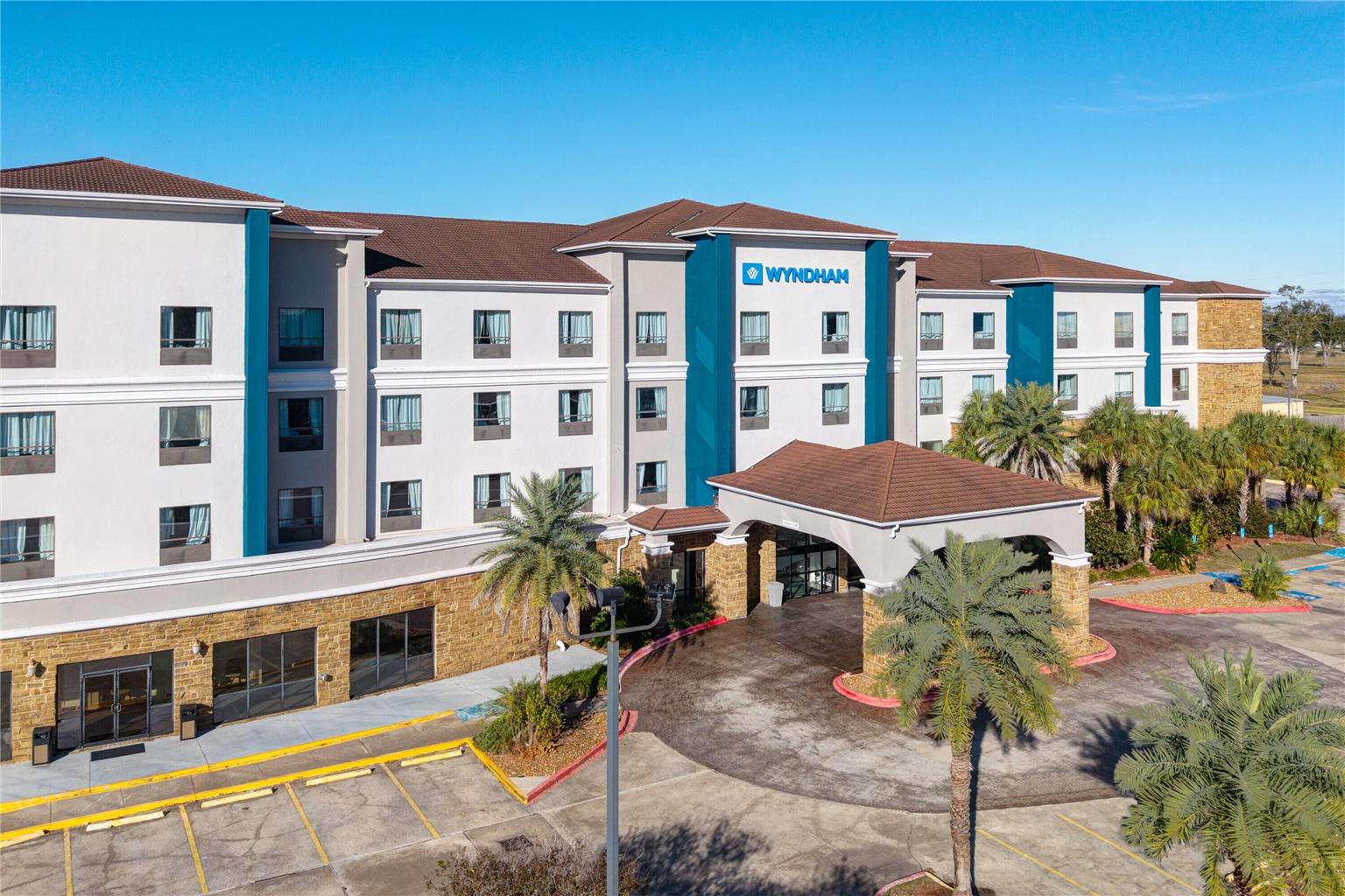 Wyndham Lake Charles - photo 5