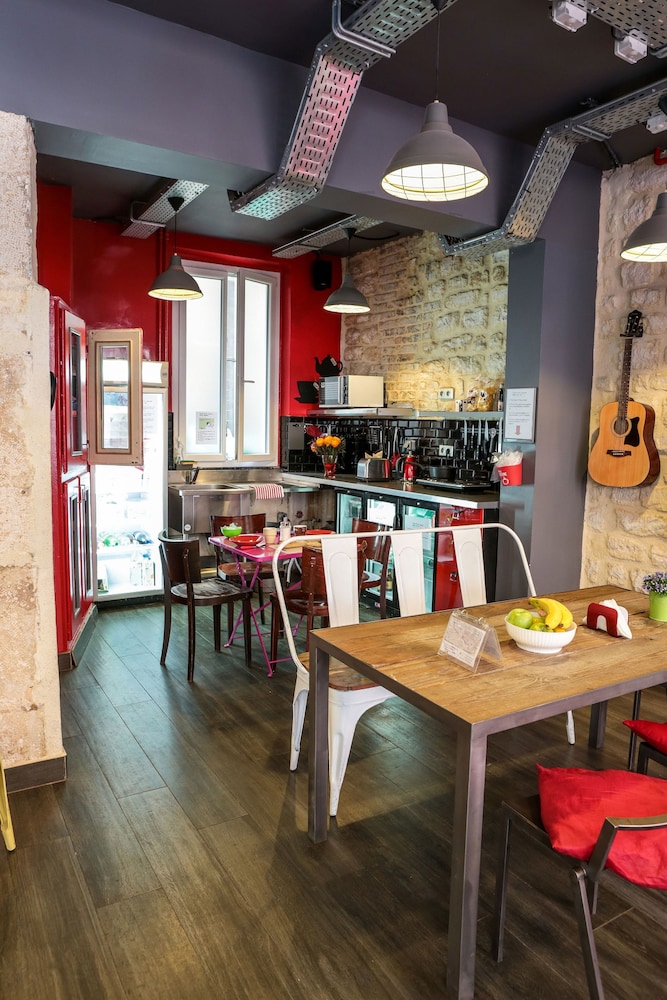 Smart Place Paris Hostel