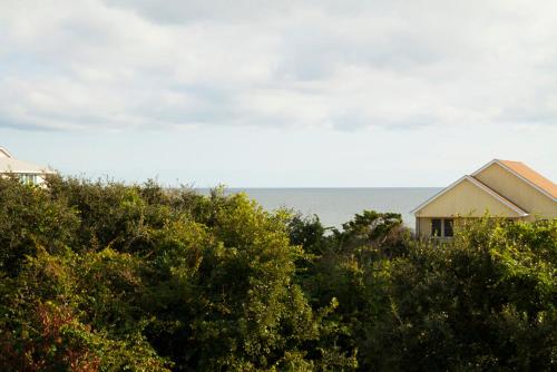 Saltwater Gospel by Oak Island Accommodations - photo 3