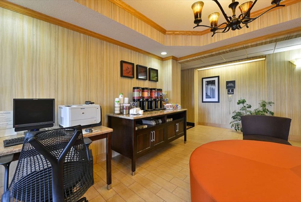 Hampton Inn Sturgis Lagrange Area - photo 39