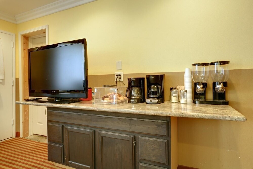 Capital City Inn Sacramento Convention Center CA - photo 10