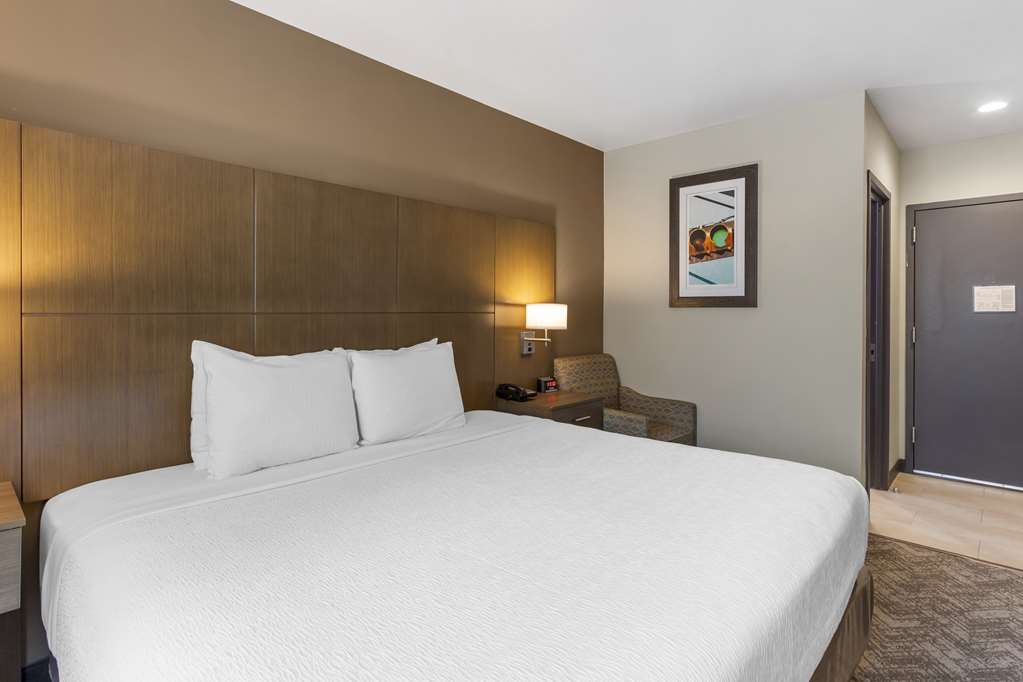 Best Western Brooklyn Coney Island Inn - photo 15