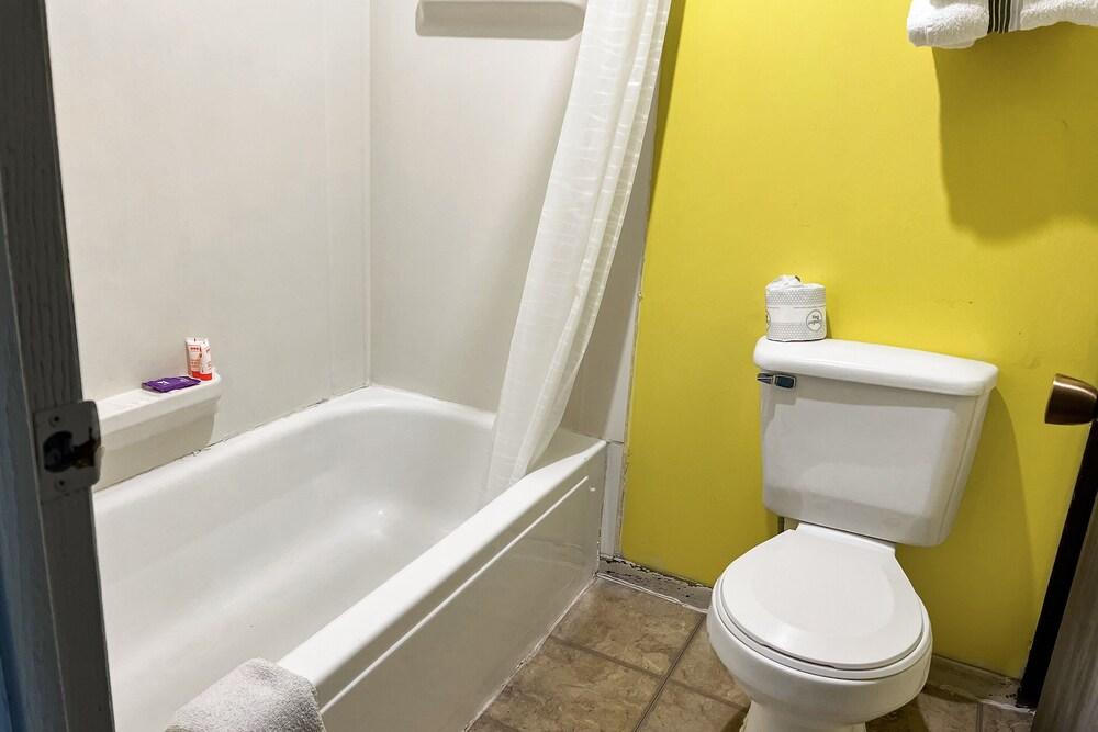 Country Club Inn - photo 17