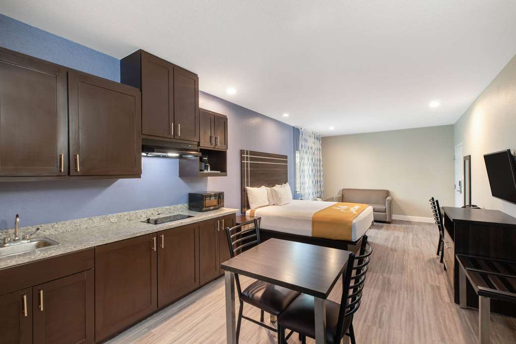 Days Inn & Suites by Wyndham La Porte - photo 15