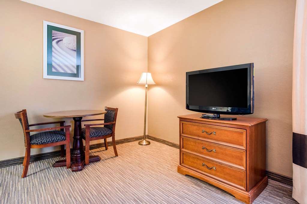 Quality Inn & Suites New Castle - photo 25