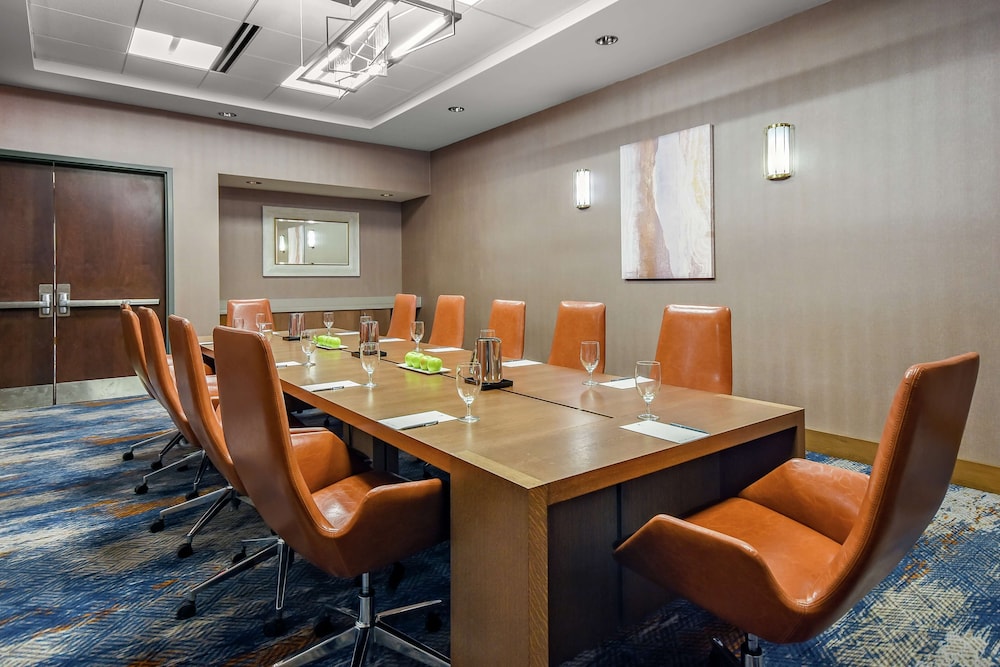 Embassy Suites by Hilton Jonesboro Red Wolf Convention Center - photo 53