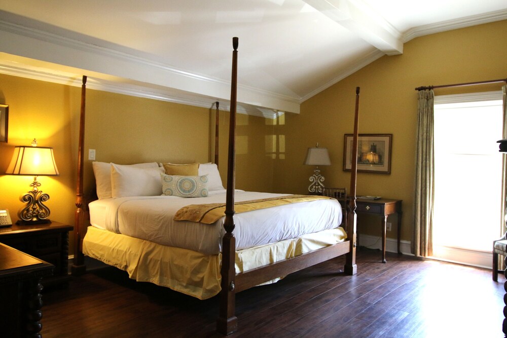 New World Inn Downtown Pensacola - photo 24