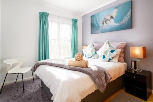 Funky 2bed apartment with multipurpose room