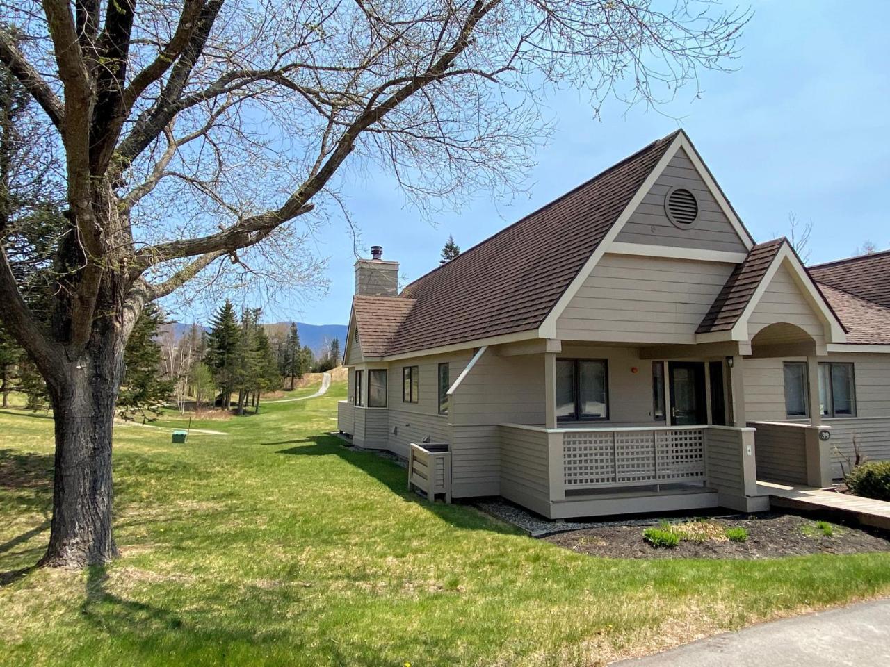 G3 Classy Bretton townhome with AC fast wifi great mountain views right on the golf course - photo 25