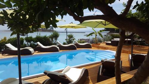 Banjol 441 Apartman mare — 4-Star Luxury Hotel in Rab, Croatia