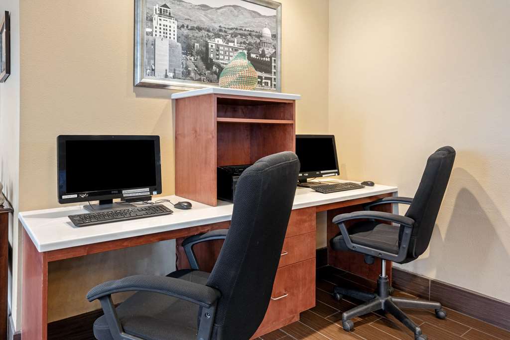 La Quinta Inn & Suites by Wyndham Boise Airport - photo 43