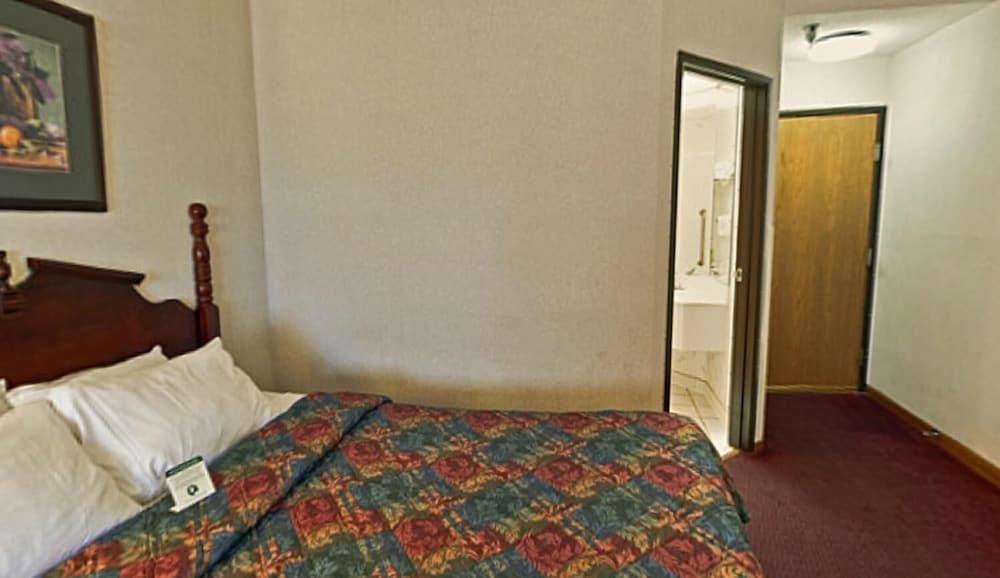 Americas Best Value Inn & Suites Waukegan Gurnee - photo 6