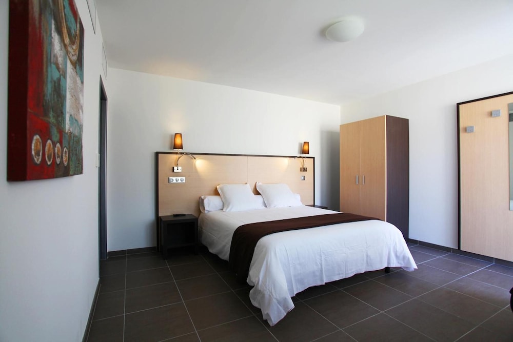 Hôtel Restaurant les Pielettes — hotel in Le Rove