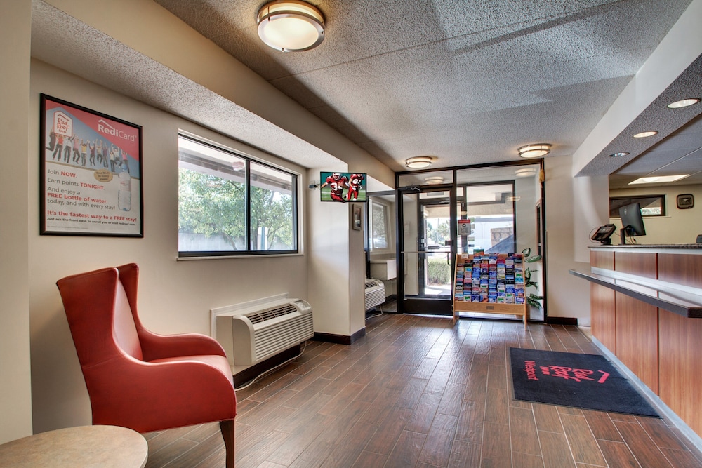 Red Roof Inn St Louis Westport - photo 3