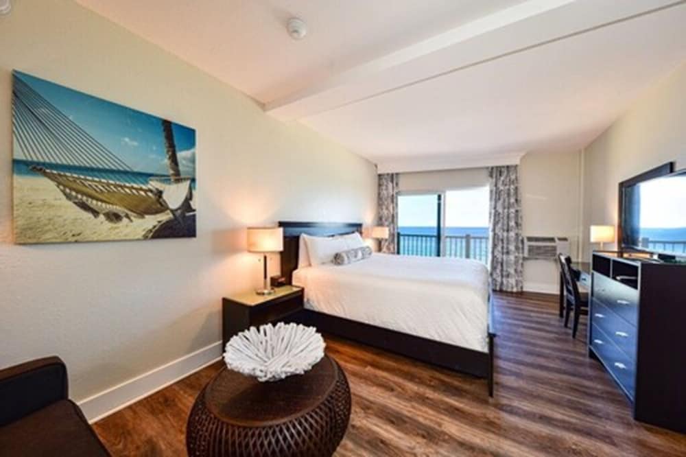 Sun Tower Hotel & Suites on the Beach - photo 12