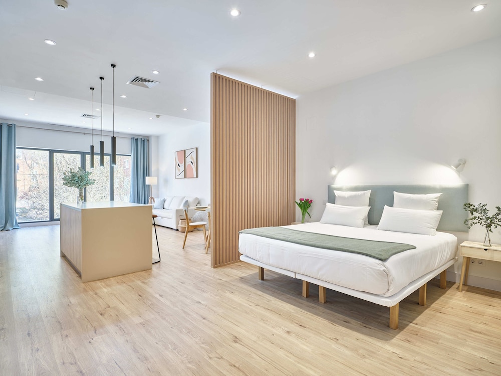 Paseo Suites Hotel - last minute hotel in Madrid