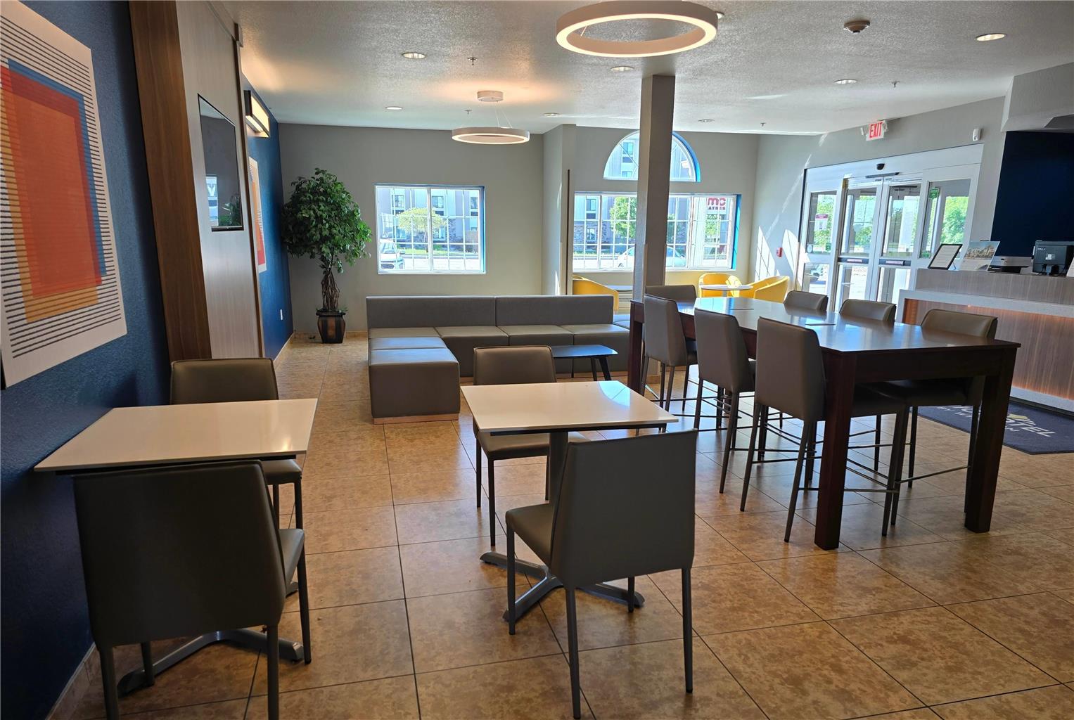Microtel Inn & Suites by Wyndham Council Bluffs Omaha - photo 8