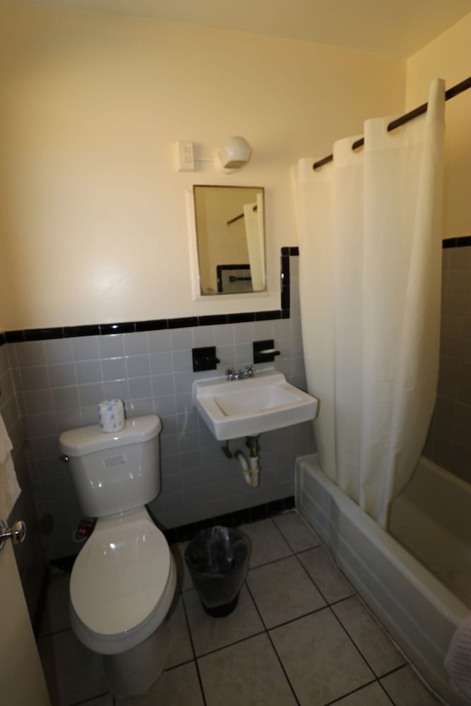 Sandman Inn Motel - photo 29
