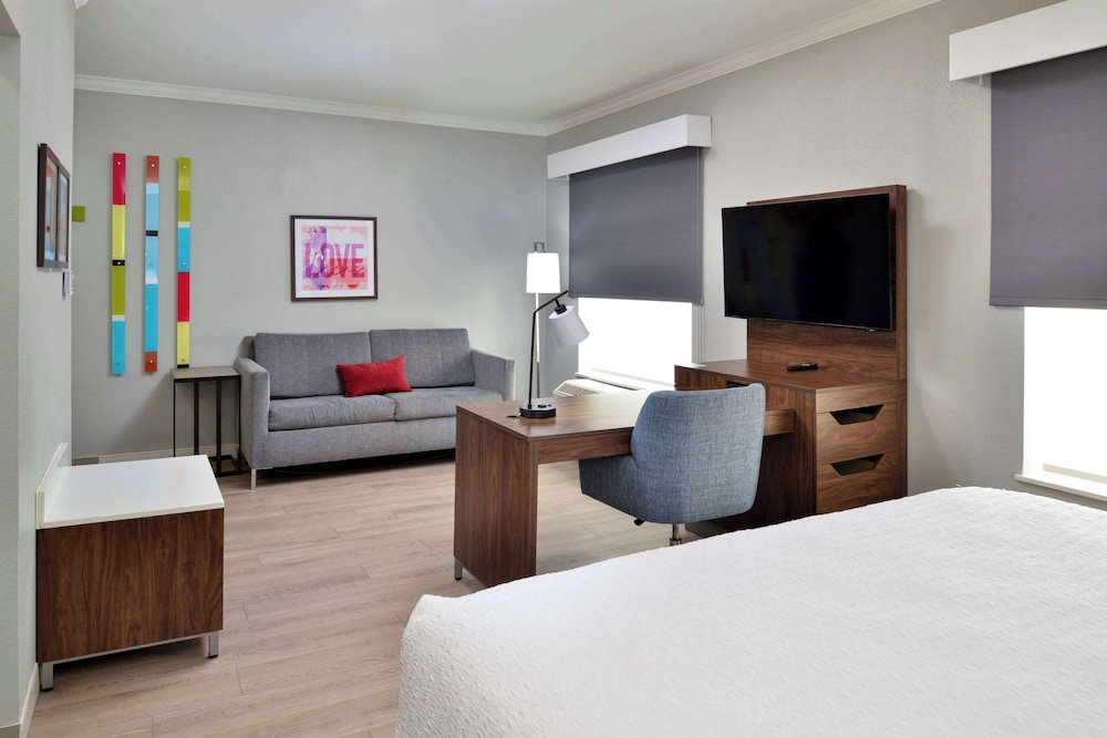 Hampton Inn & Suites Greenville - photo 27