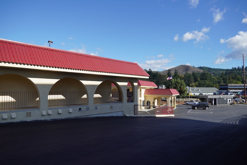 Timberland Inn & Suites - photo 103