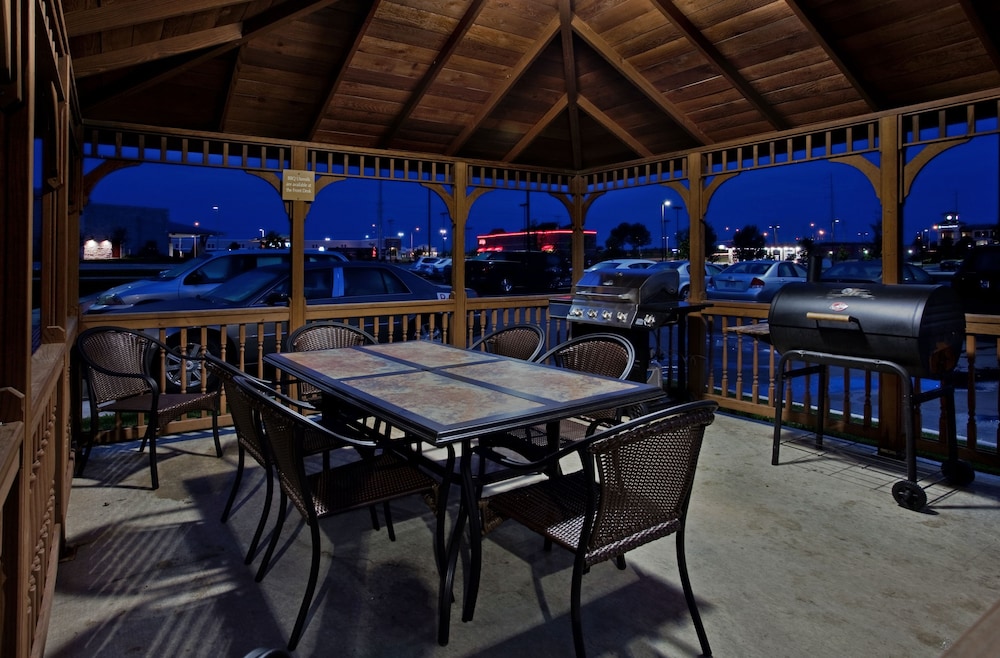 Candlewood Suites Kansas City Speedway by IHG - photo 21