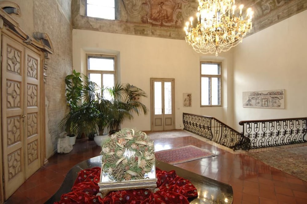 Palazzo Arrivabene B&B — 4-Star Luxury Hotel in Mantova, Italy