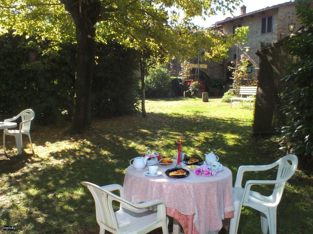 Albergo Ristorante Da Vestro — hotel in Monticiano