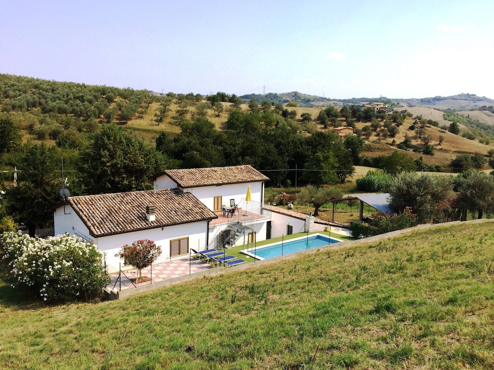 Holiday Home Picciano Near Medieval Towns — 4-Star Luxury Hotel in Picciano, Italy