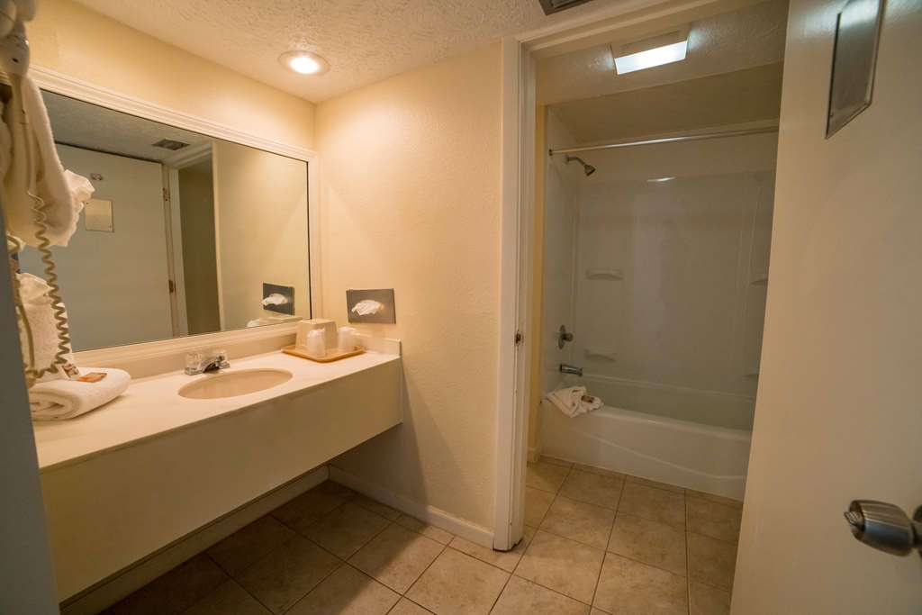 Seahaven Beach Hotel - photo 13