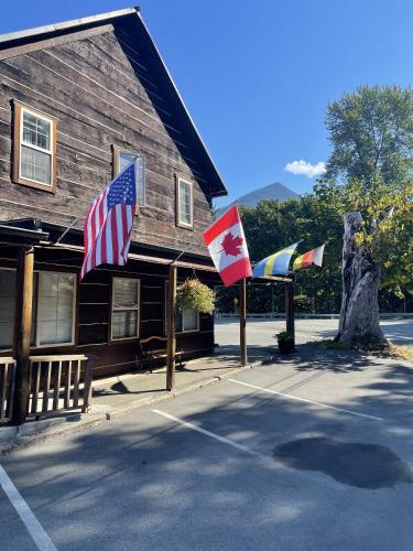 North Cascades Inn - photo 3