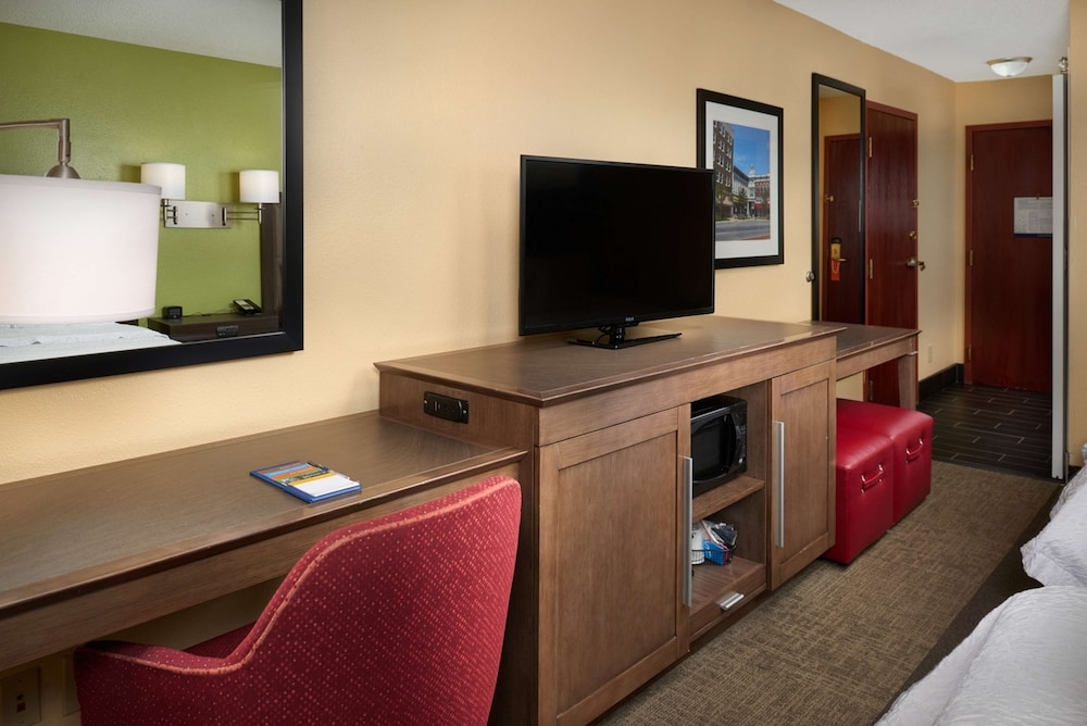 Hampton Inn Shelbyville - photo 15