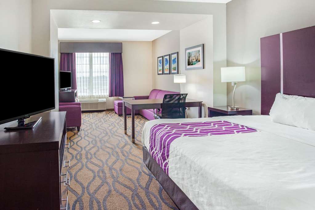 La Quinta Inn & Suites by Wyndham Luling - photo 18