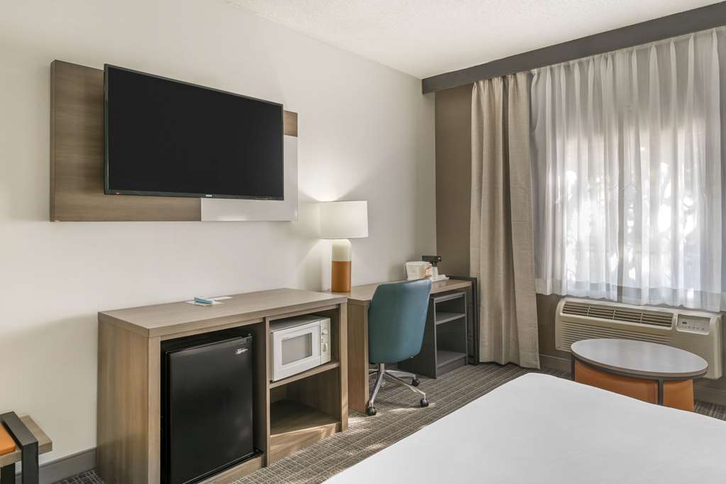 Comfort Inn & Suites Louisville Airport Fair & Expo - photo 8