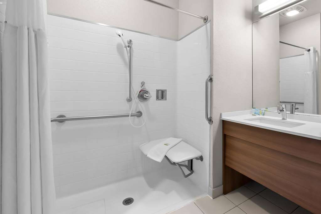 Microtel Inn & Suites by Wyndham Sweetwater - photo 20
