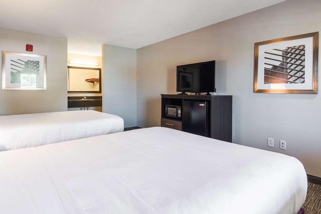 Econo Lodge Inn & Suites North Little Rock near Riverfront - photo 16