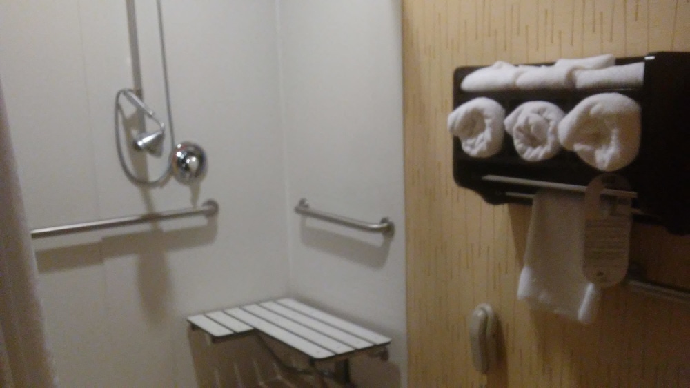 Holiday Inn Express Hotel & Suites Manchester Airport by IHG - photo 16