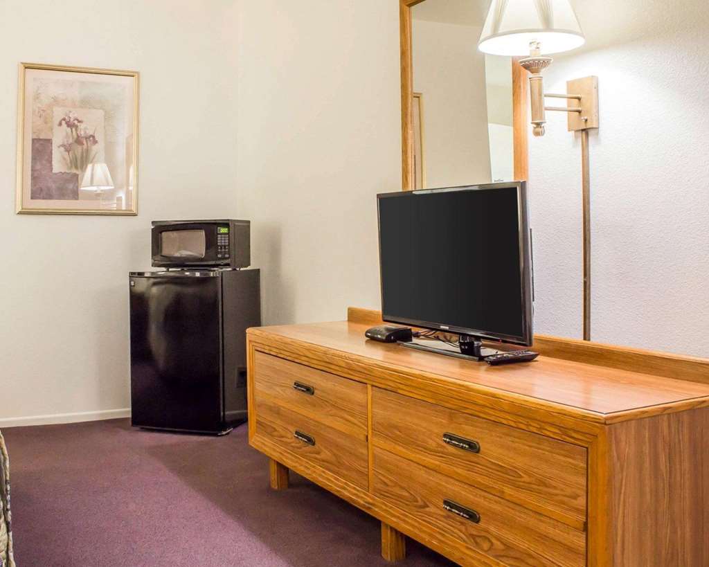 Rodeway Inn Silver Creek Inn - photo 12