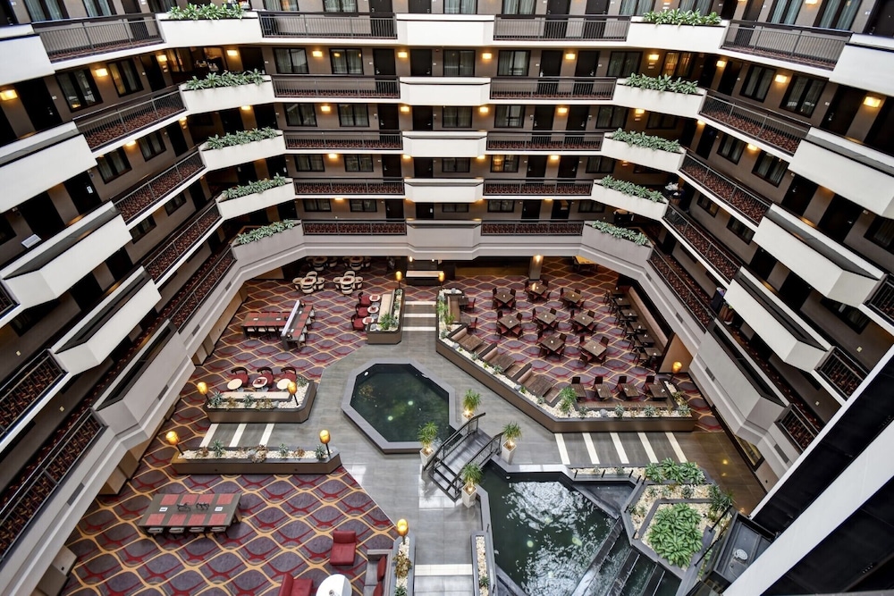 Embassy Suites by Hilton Dulles Airport - photo 9