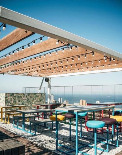 Umhlanga Arch Ocean Views Queen size bed plus free wifi — 4-Star Luxury Hotel in Durban, South Africa