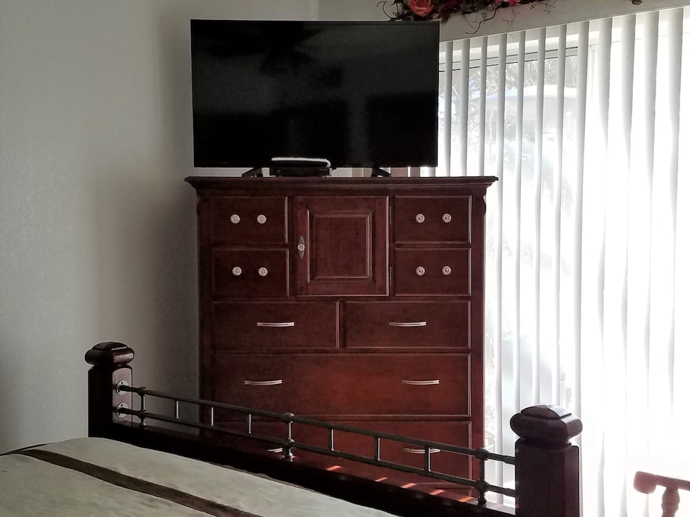 Tavares Inn - photo 4