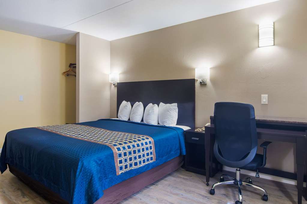 Rodeway Inn & Suites Monroeville Pittsburgh - photo 9