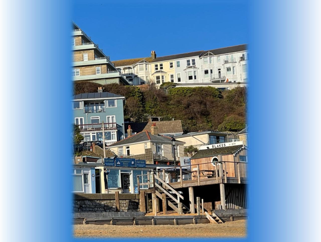Sandy Toes awesome beach view and access — 4-Star Luxury Hotel in Ventnor, United Kingdom